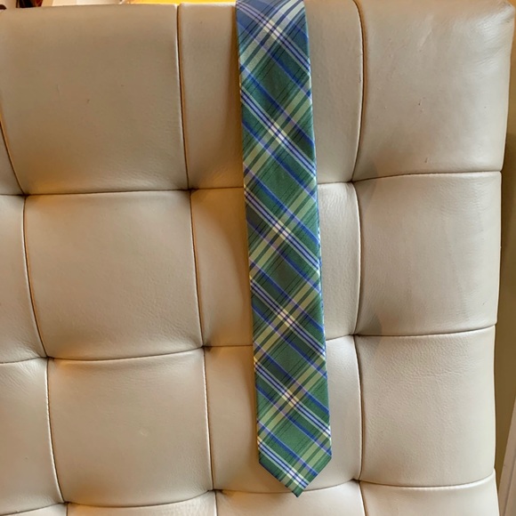 George Silk Green Tie-BUNDLE ANY 4 TIES FOR $25 - Picture 2 of 3